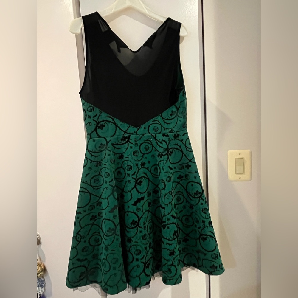 Hot Topic Exlusive DC Bombshells Dress - Picture 2 of 2